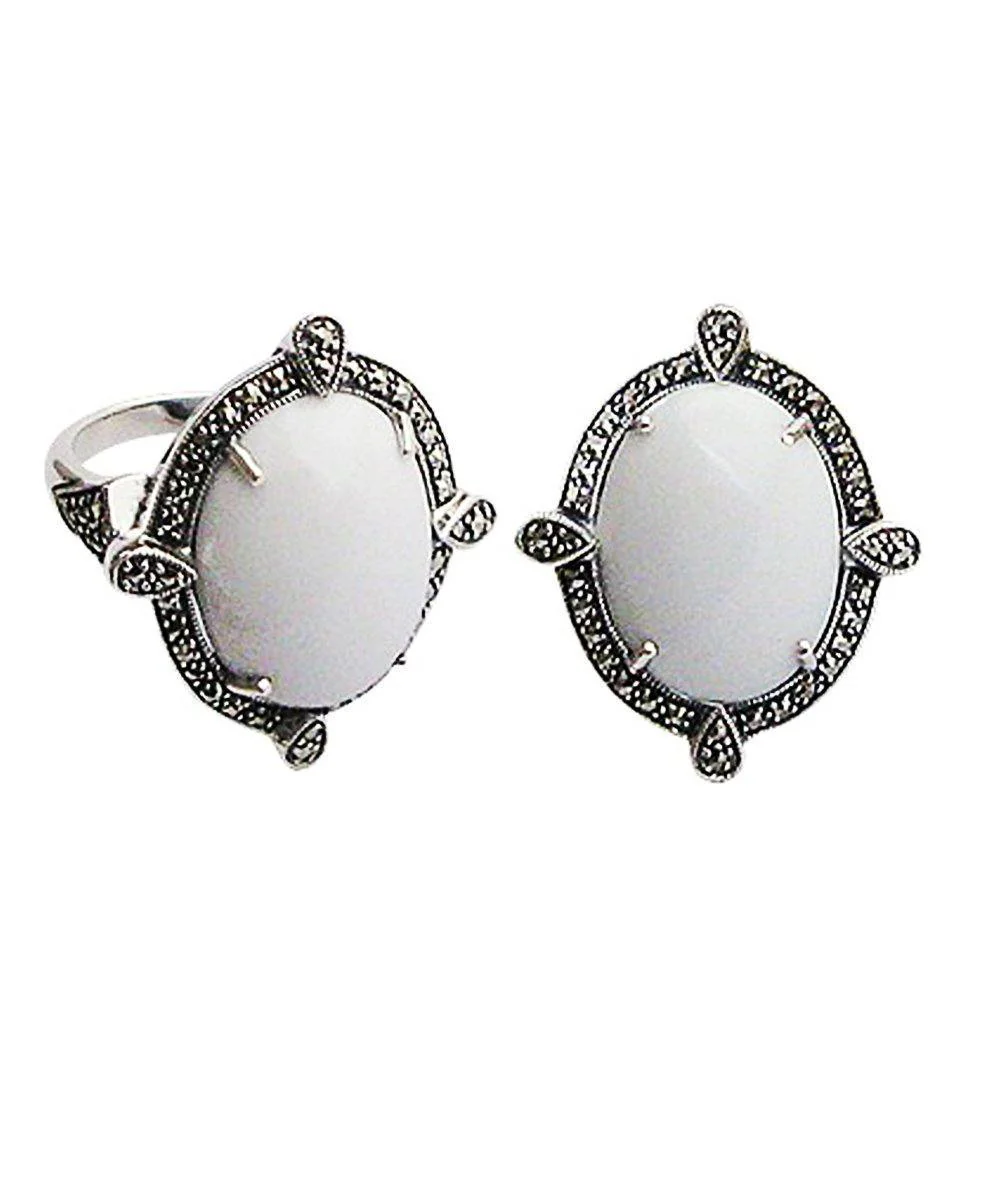 Grosse bague cabochon agate blanche, argent et marcassites de style art déco