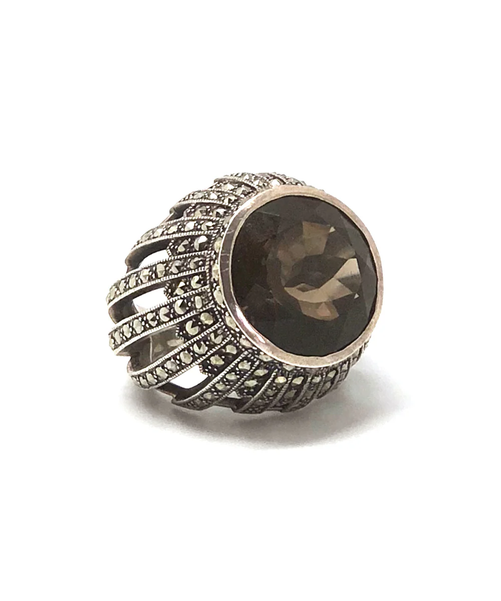 Grosse bague cabochon de quartz fumé, argent et marcassites de style art déco