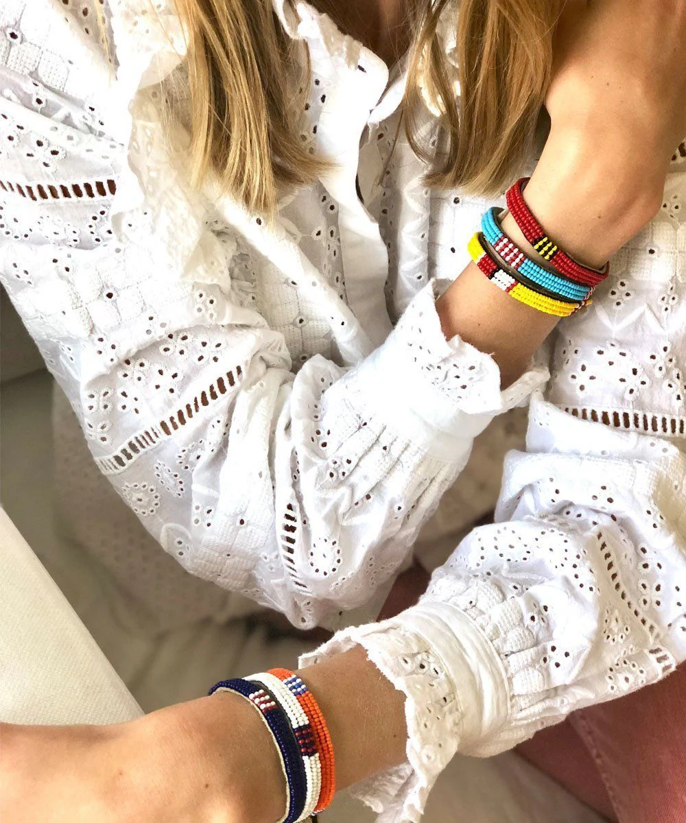 Bracelet de perles Africain rouge - Editions LESSisRARE Bijoux – Image 2