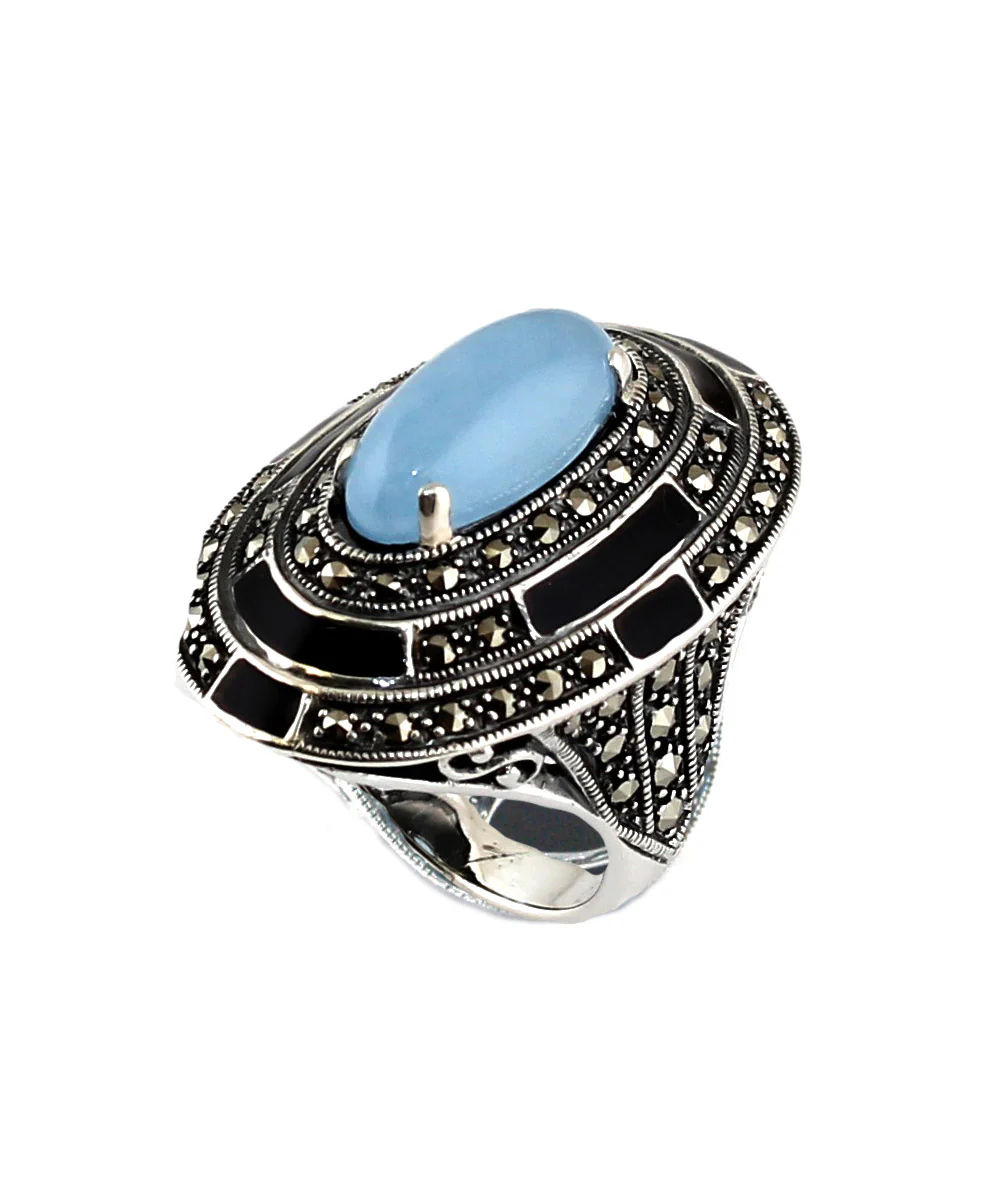 Grosse bague ovale jade bleu, marcassites, émail et argent – Image 3