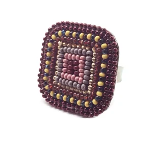 Grosse bague carrée bordeaux - Editions LESSisRARE Bijoux