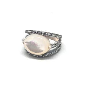 Bague nacre art déco ovale en argent 925 et marcassites
