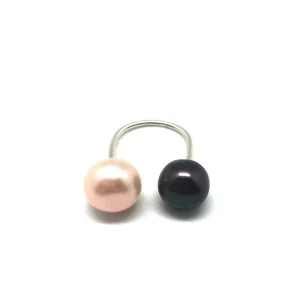 Bague Toi et Moi carrée perles blanche et grise - Editions LESSisRARE perles