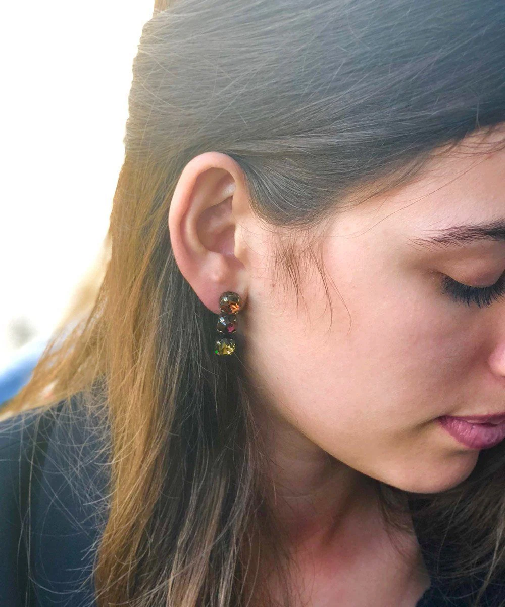 Boucles d'oreilles cristaux Swarovski bordeaux - Vogline – Image 2