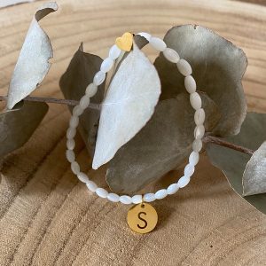 Bracelet grain de riz – initiale