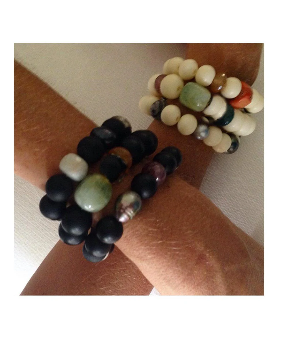 Trio bracelet os, corail, perles fines, onyx et agate - Lara Curcio Jewelry – Image 2