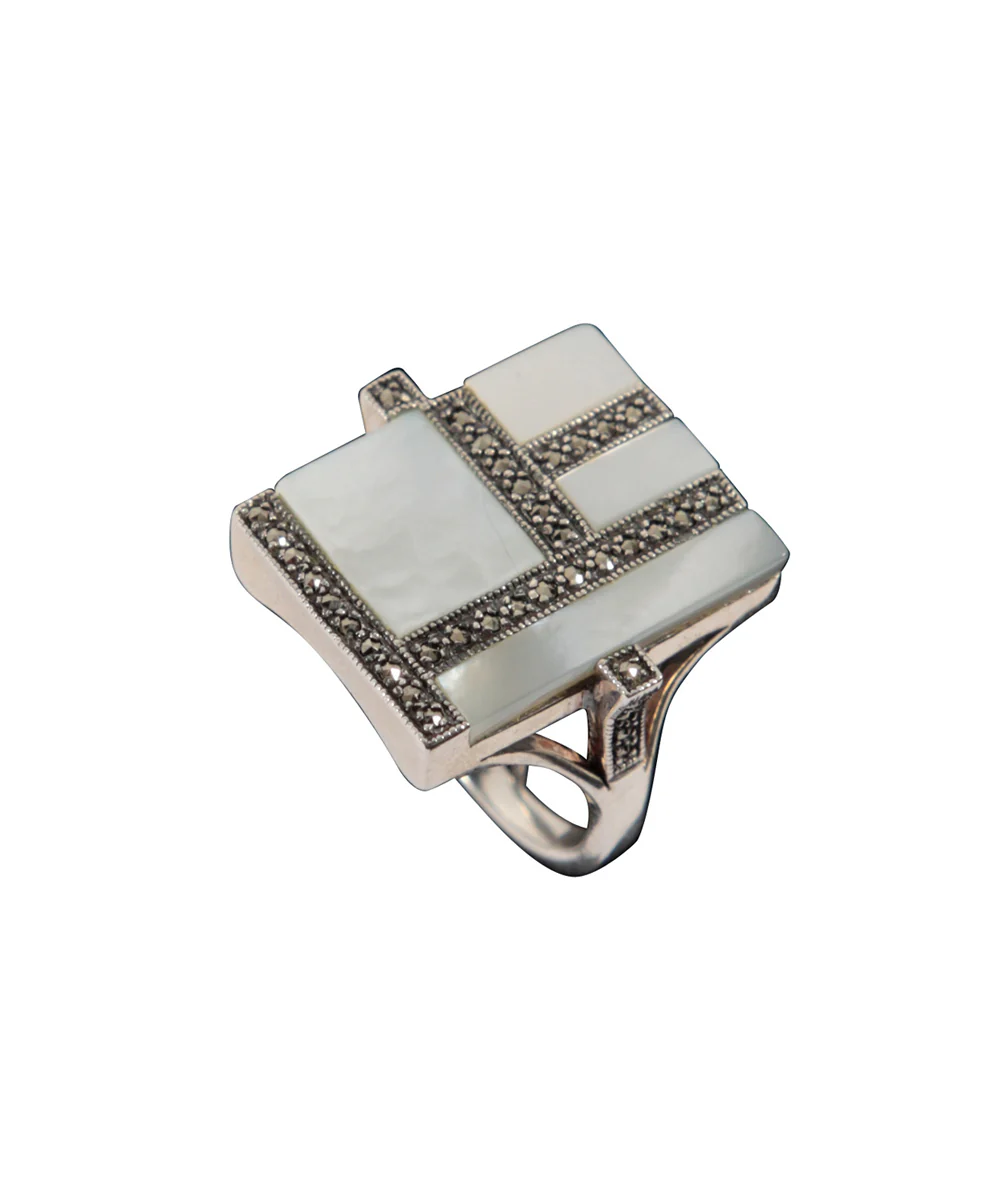 Grosse bague art déco nacre blanche en argent et marcassite