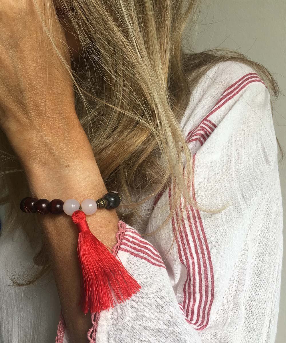 Bracelet mala tibetain agates et pompon rouge- Jewels of Mala – Image 2