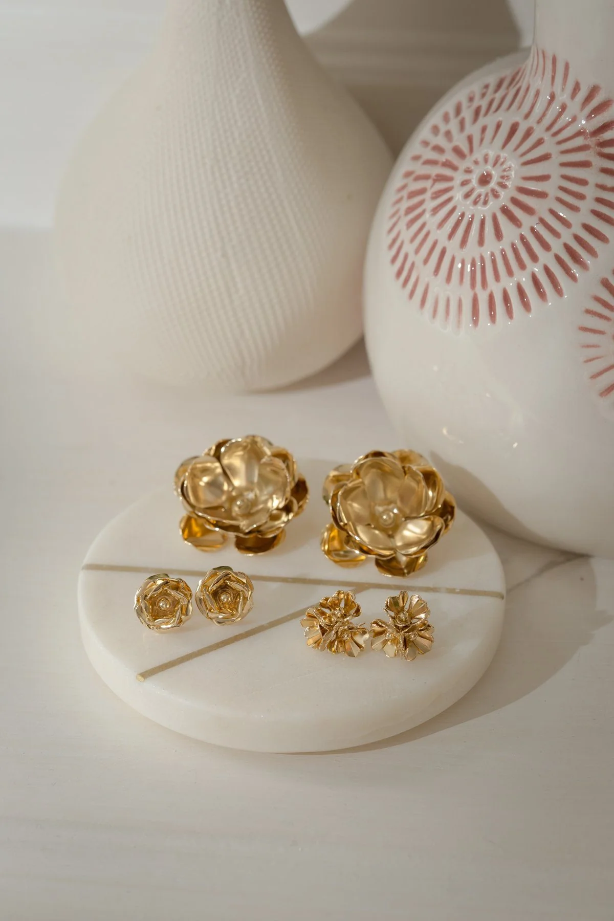 Maxi Boucles d'Oreilles Puces Aglaé Or Fleurs – Image 4