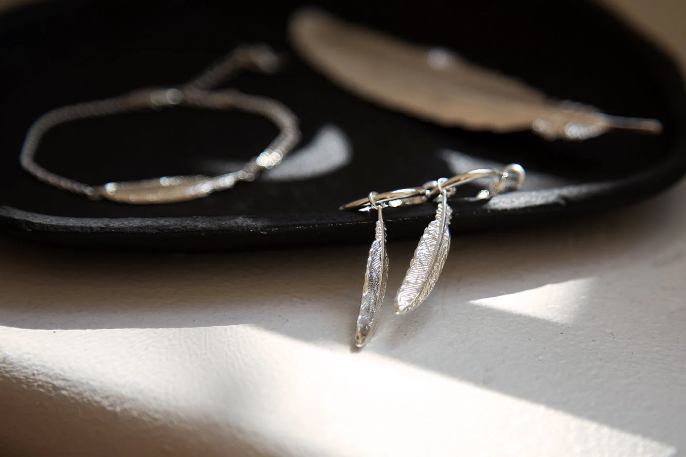 Mini Créoles Phébé Argent Plumes – Image 4