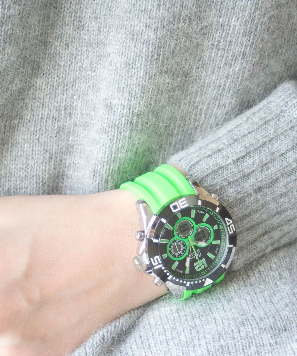 Montre chrono sport vert fluo - Editions LESSisRARE Bijoux – Image 2